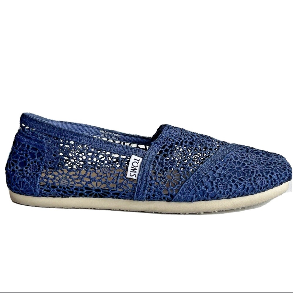 Tom’s Size 8 Alpargata Crochet Lace Slip on shoes